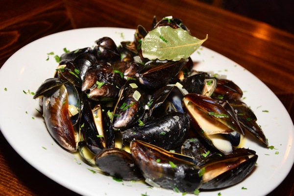 Moules Frites Night at Starlight 